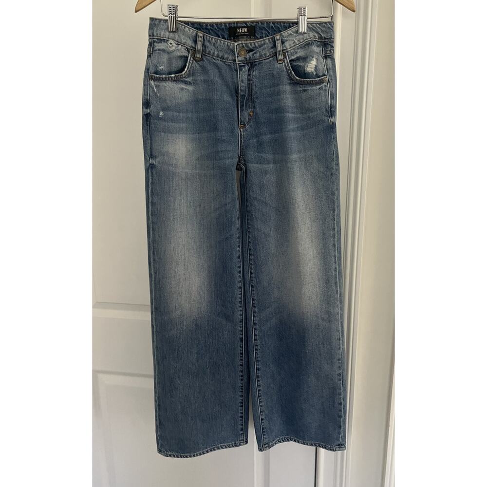 NEUW wide leg women’s jeans sz. 8 blue